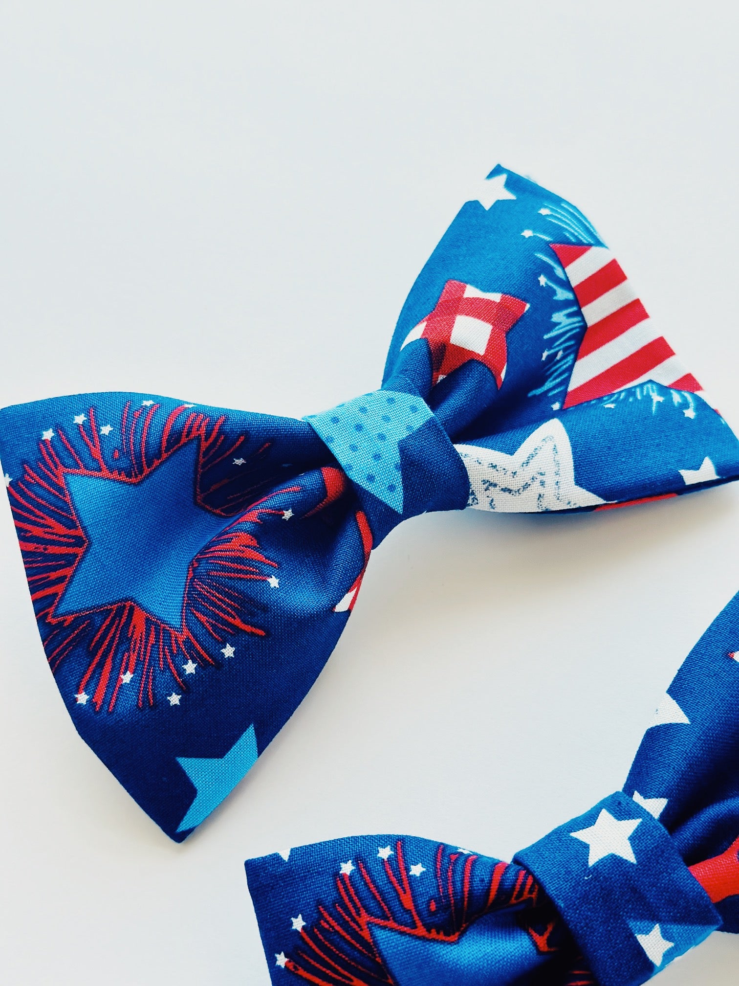 Red, white and blue stars bowtie for 4th of july celebration, unisex for dogs