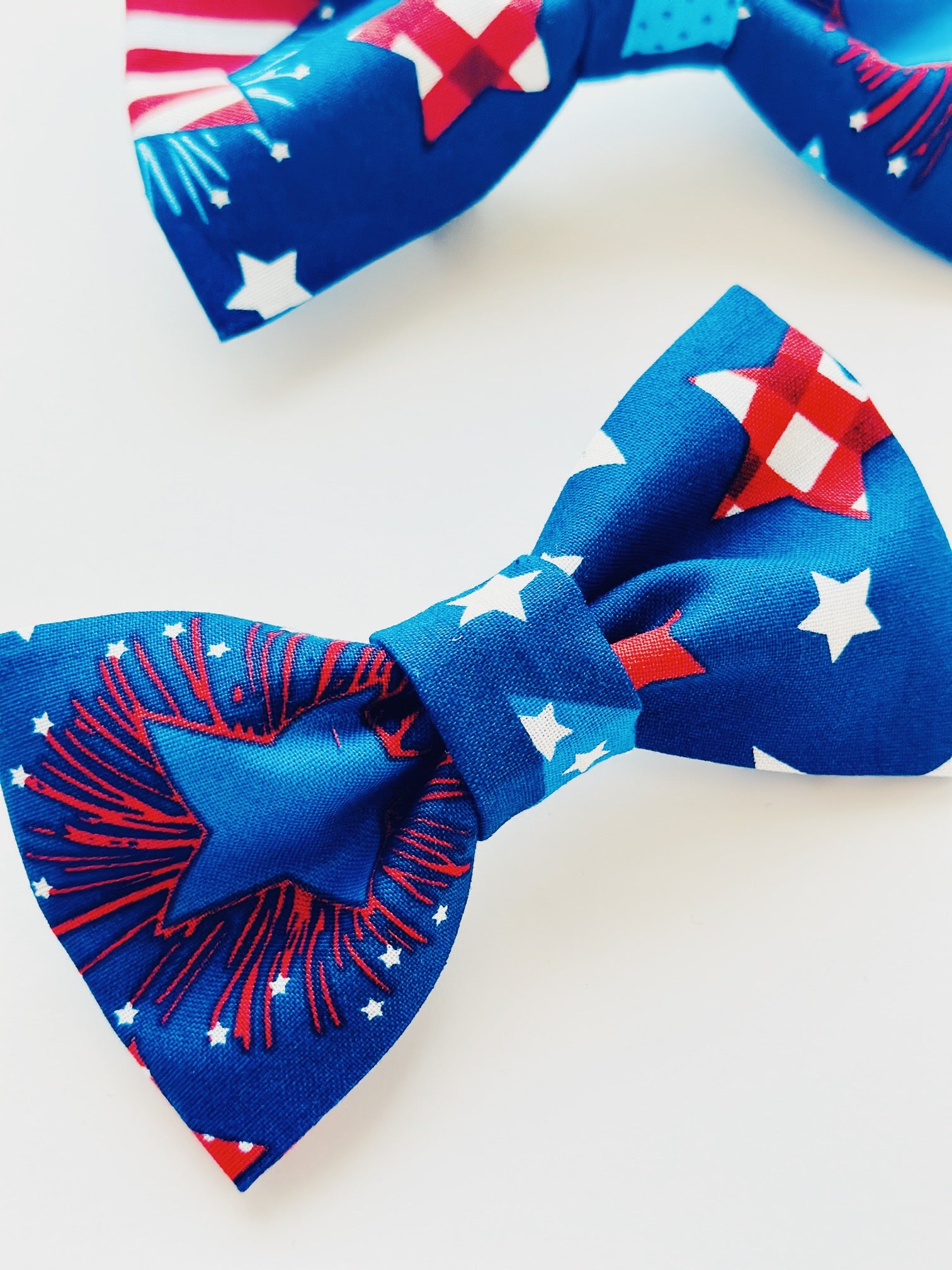 Red, white and blue stars bowtie for 4th of july celebration, unisex for dogs