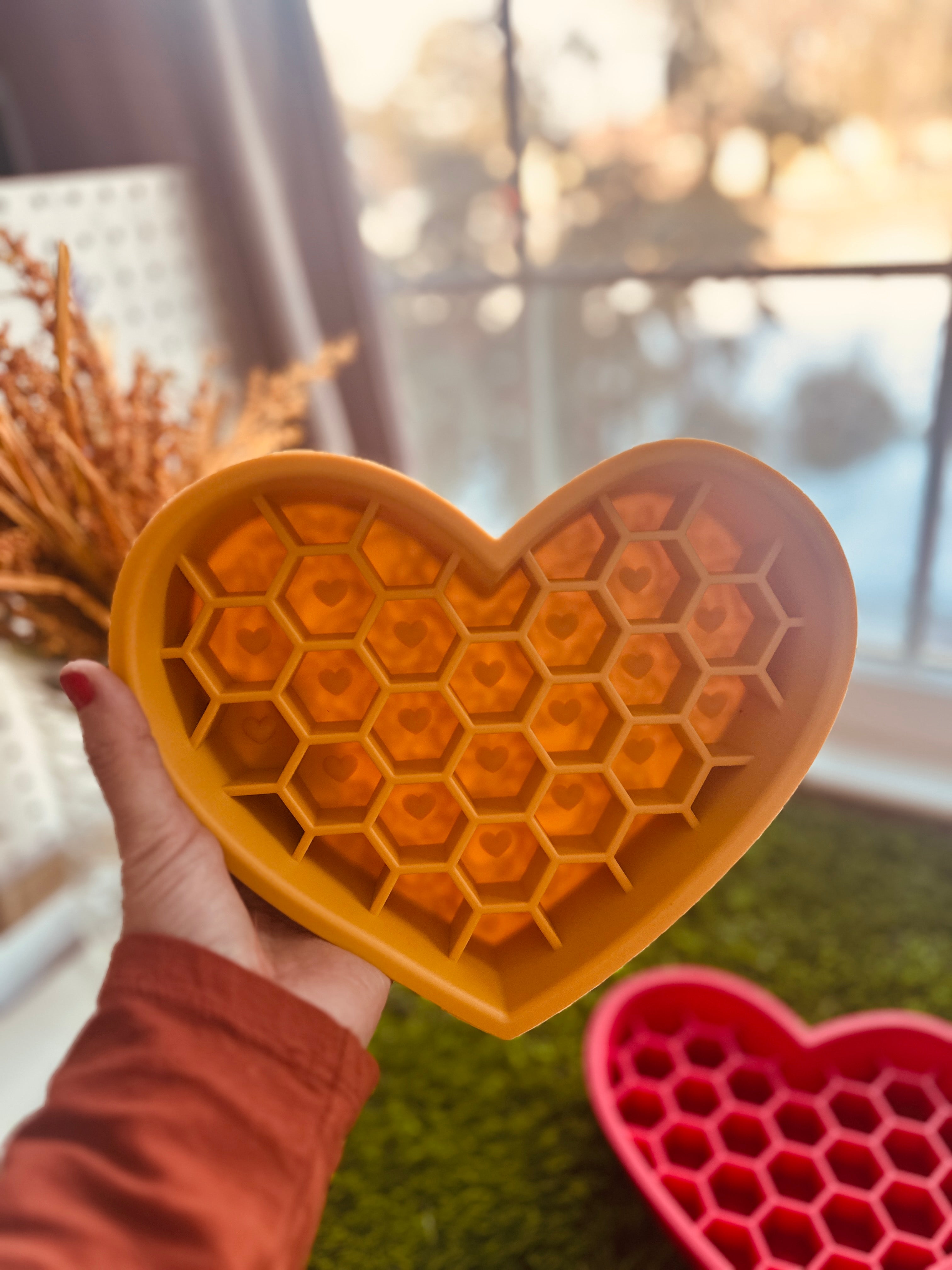 Heart shaped slow feeder for dogs, silicone pet bowl