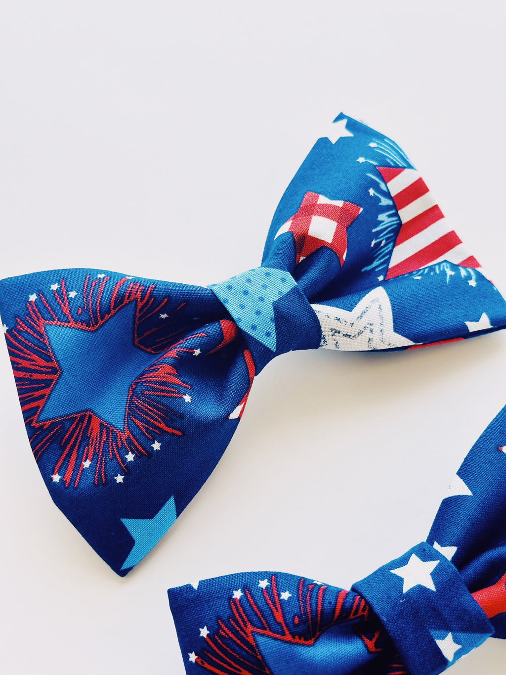 Red, white and blue stars bowtie for 4th of july celebration, unisex for dogs