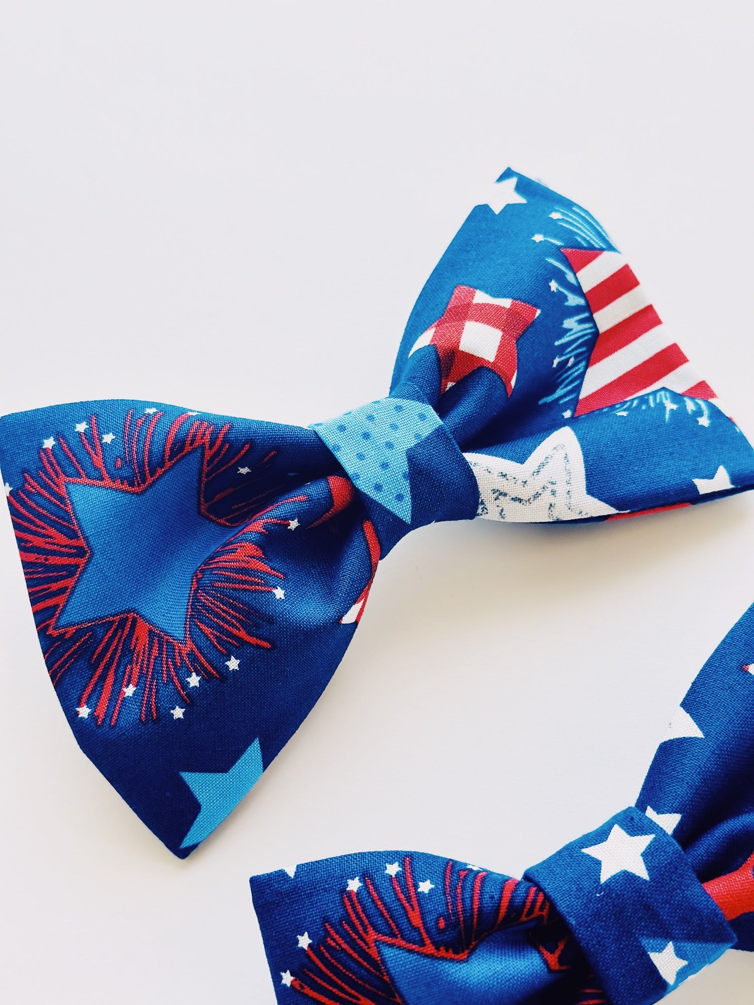 Red, white and blue stars bowtie for 4th of july celebration, unisex for dogs