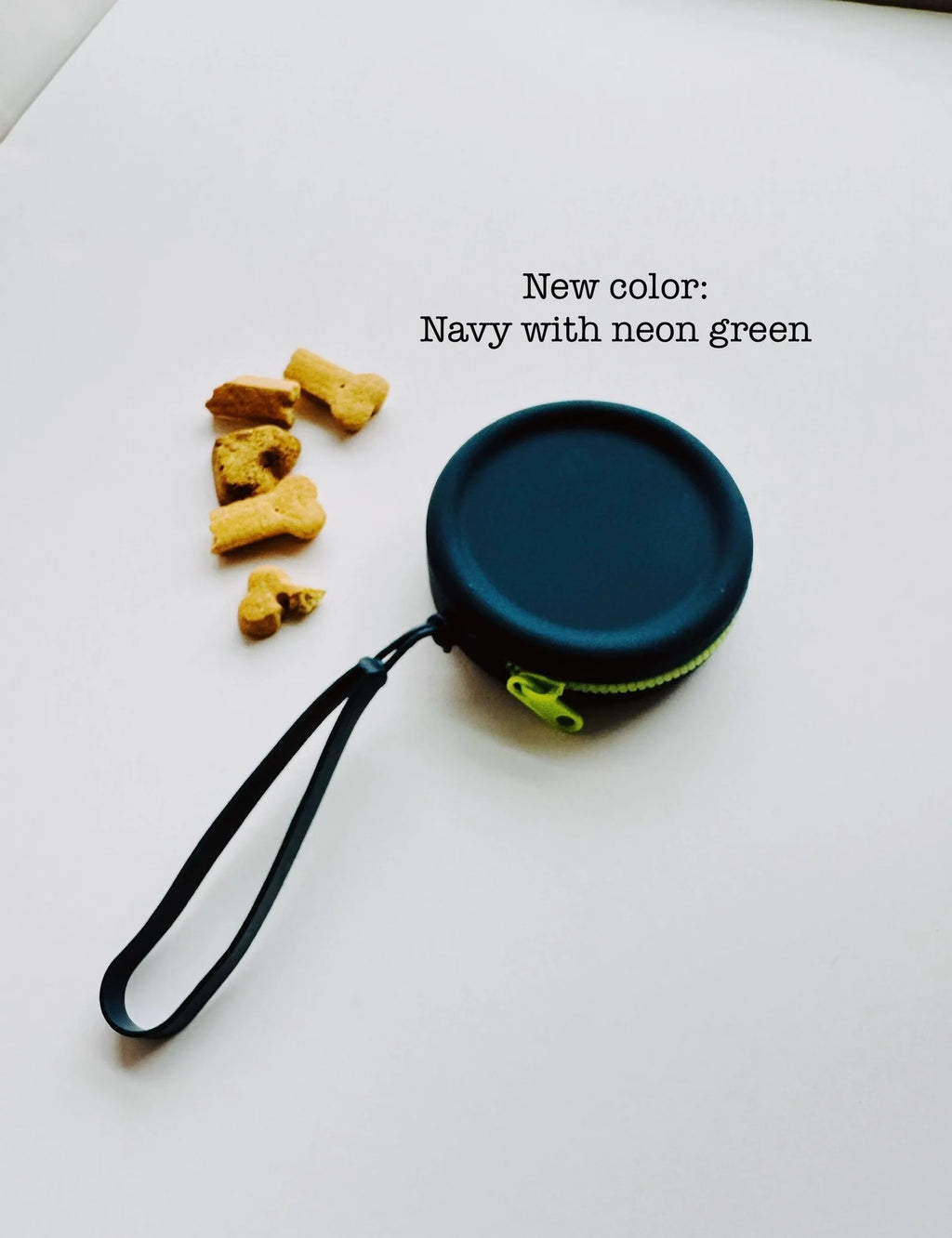 Silicone Dog Treat Pouch – Waterproof Training & Walking Treat Bag
