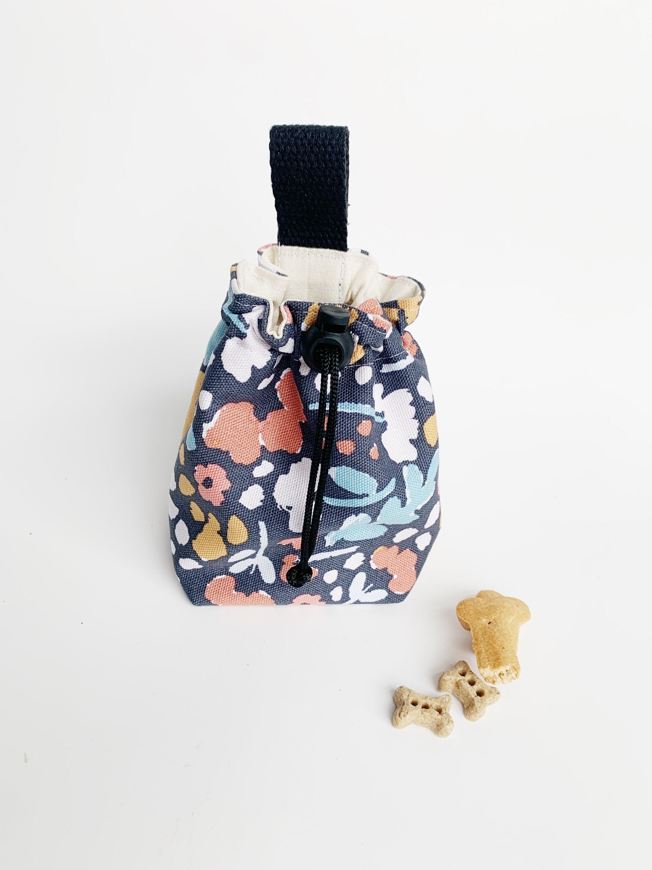 Floral dog walking pouch, training puppy waist bag, light treat carrier, trainer gift, dog walker accessory, new owner essential,