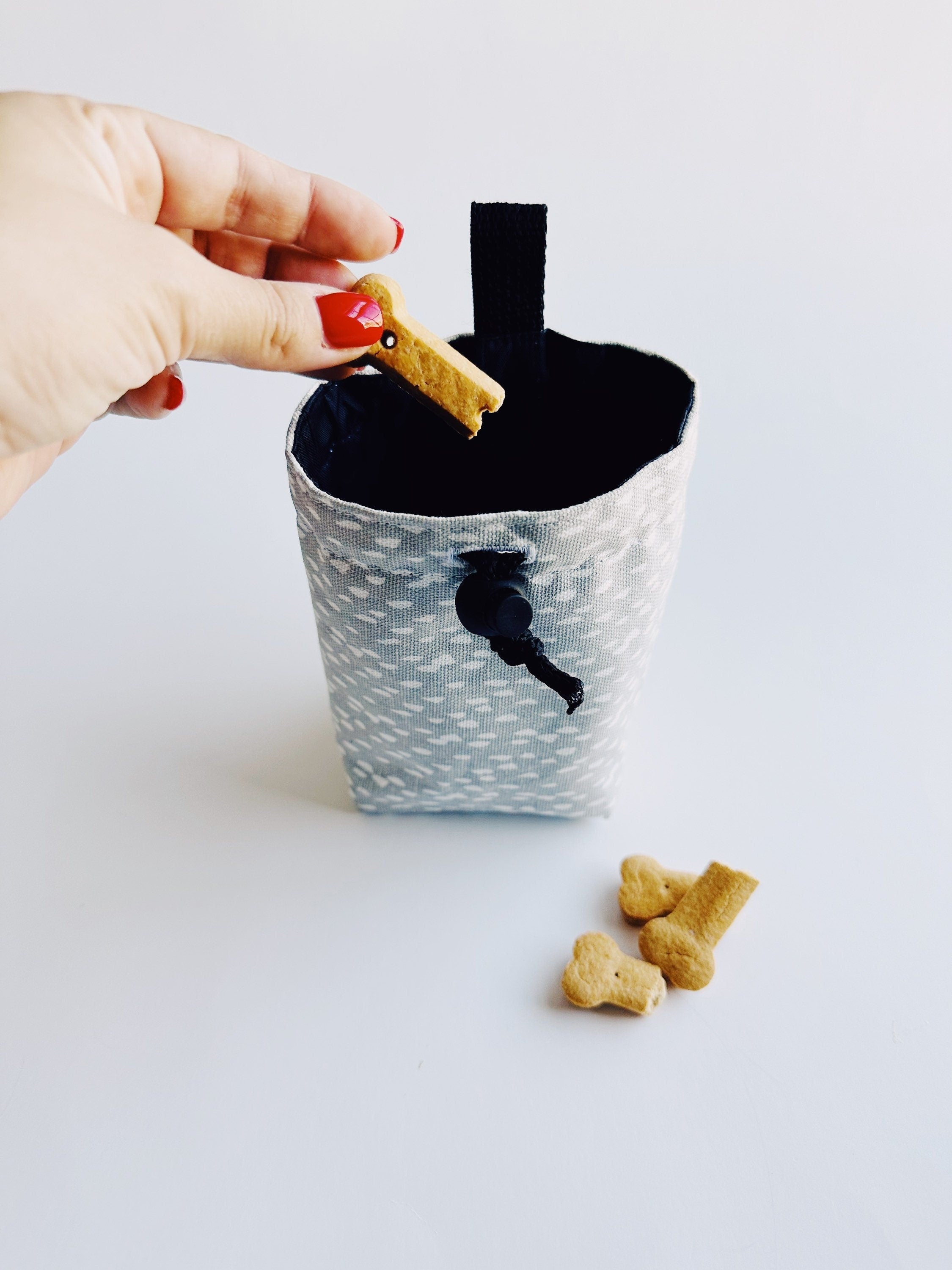 training canine pouch, dog training waist bag, dog walker bag, treat holder, puppy school pouch with adjustable belt or carabiner,tactical