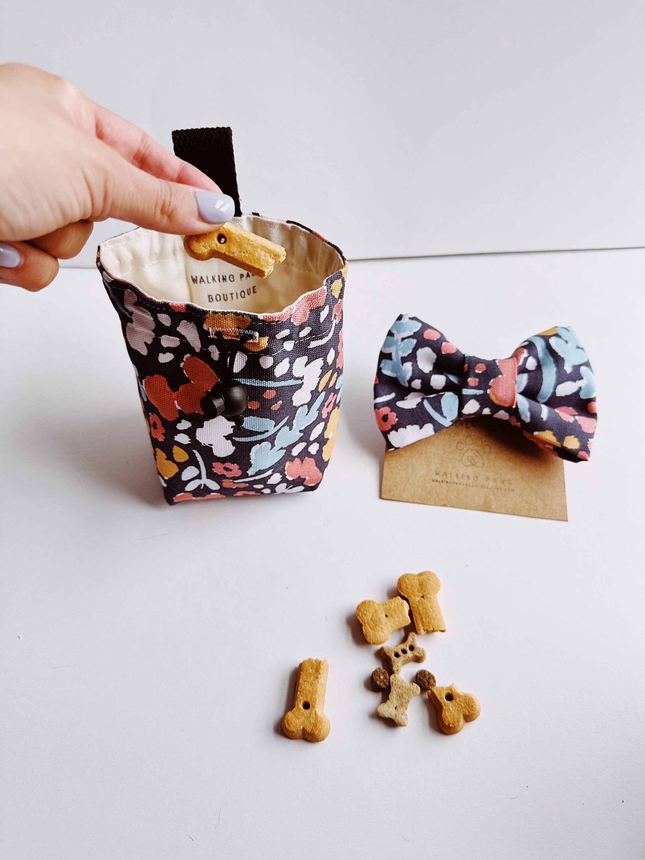 Floral dog walking pouch, training puppy waist bag, light treat carrier, trainer gift, dog walker accessory, new owner essential,
