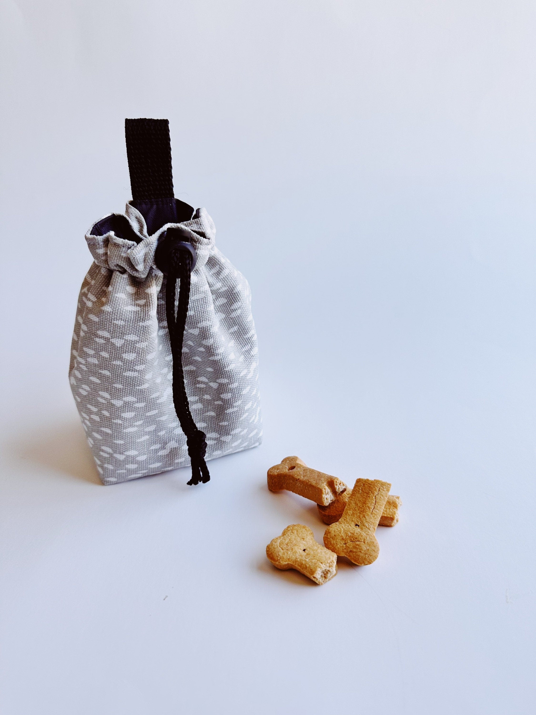 training canine pouch, dog training waist bag, dog walker bag, treat holder, puppy school pouch with adjustable belt or carabiner,tactical