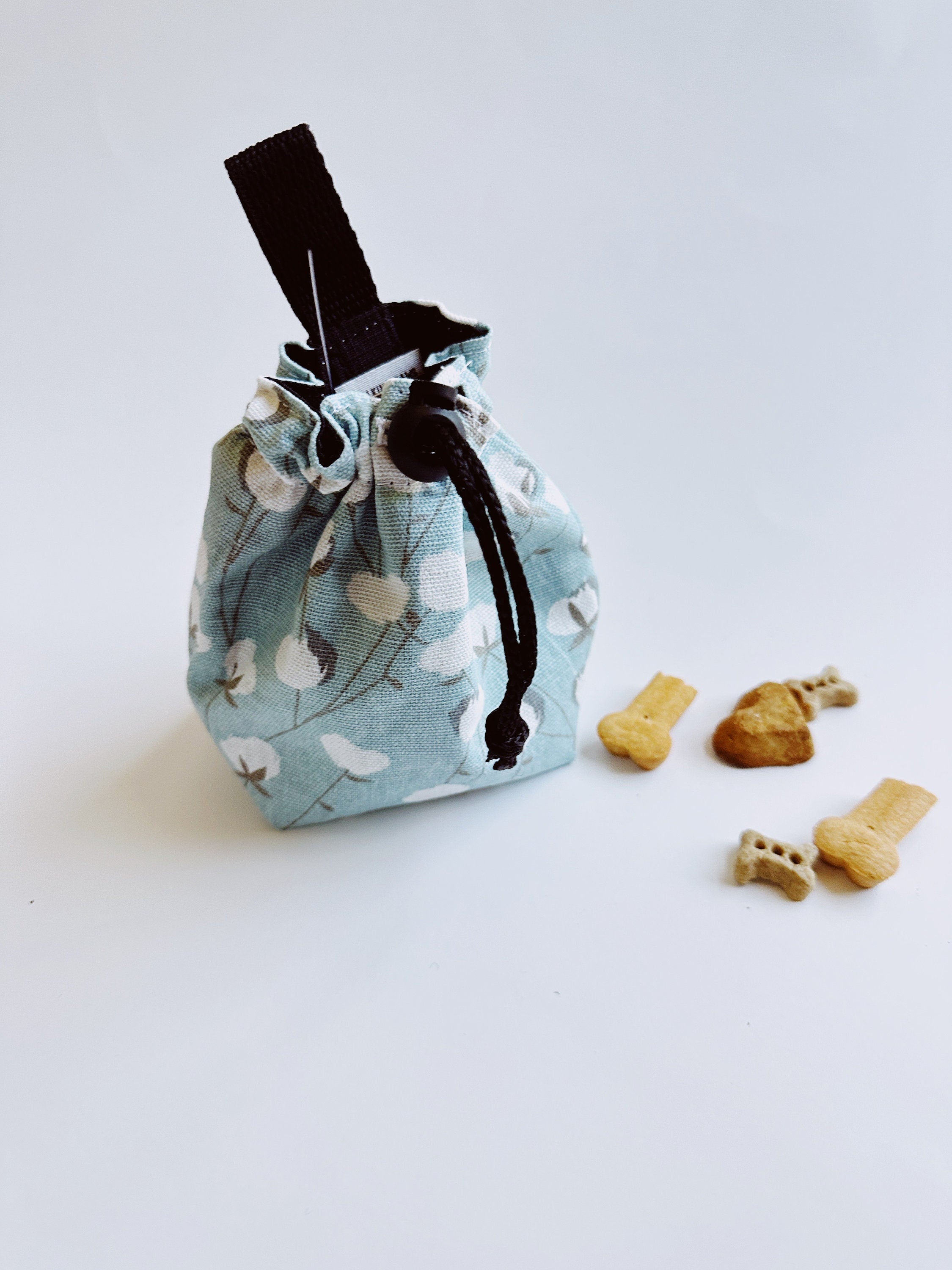 flowers dog training pouch, bag for obedience school with belt or carabiner, treat pack for dog walking, drawstring canvas waist tote, gifts