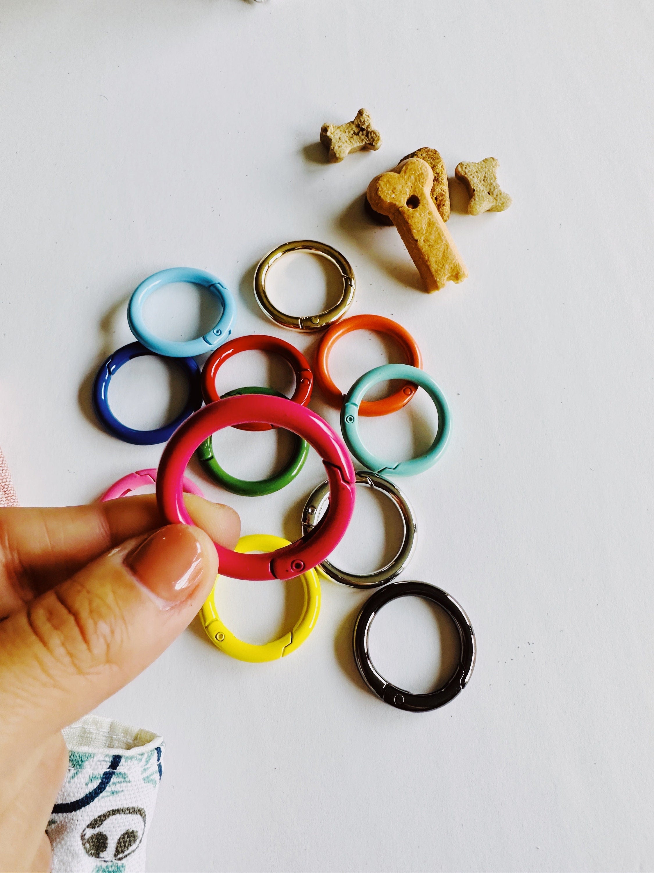 add on treat bag holder hook, Trigger Spring O Rings Round Carabiner Clip Snap, multicolor option carabiner for treat holder bags