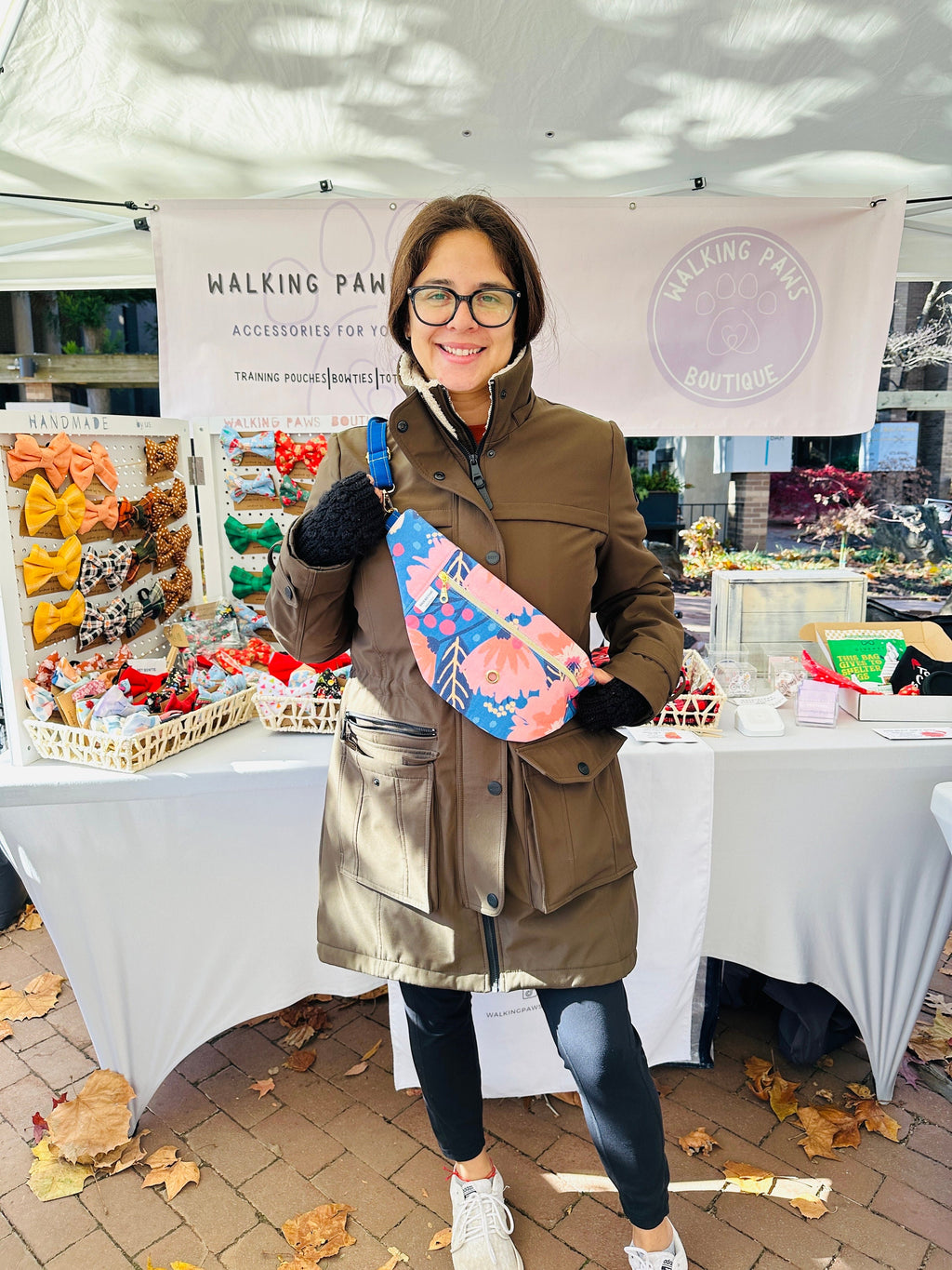botanical fanny pack for dog walking, bum belt purse, blue floral waist bag, dog training purse with poo holder and inside pocket. Trending
